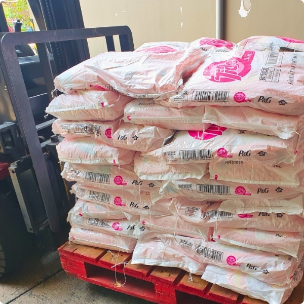 Forklift Loading Tide Plus Downy Powder Detergent for Export